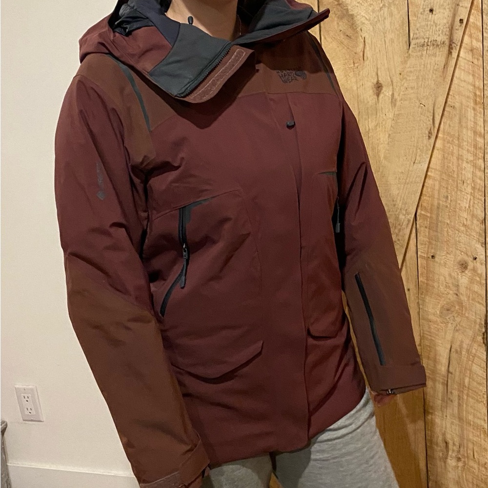 Mountain hardwear gore tex
